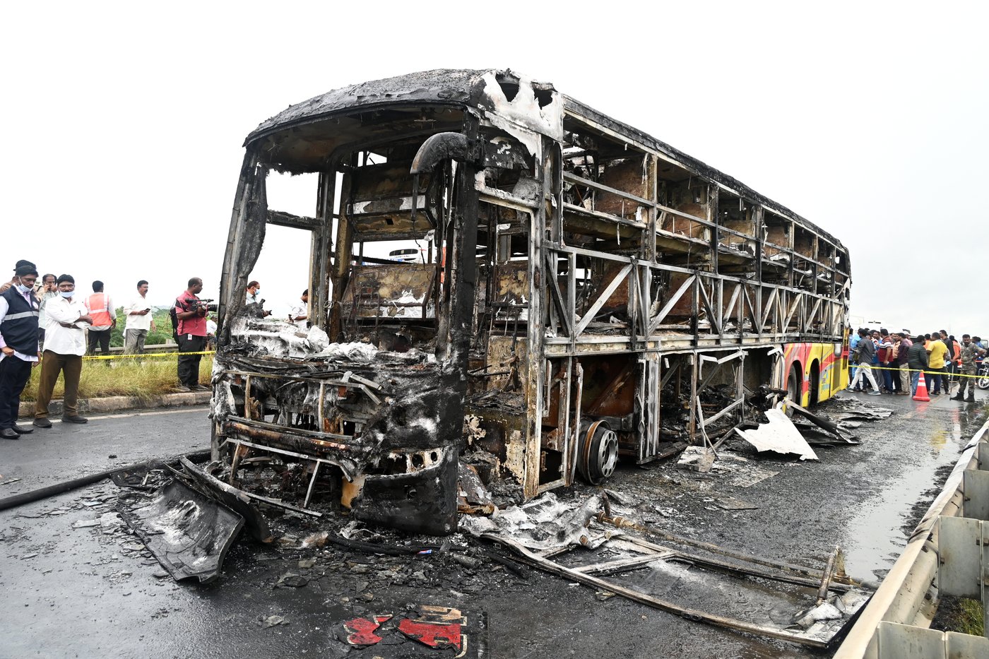 Bus catches fire after being hit by a motorcycle in southern India, killing at least 25 | iNFOnews.ca