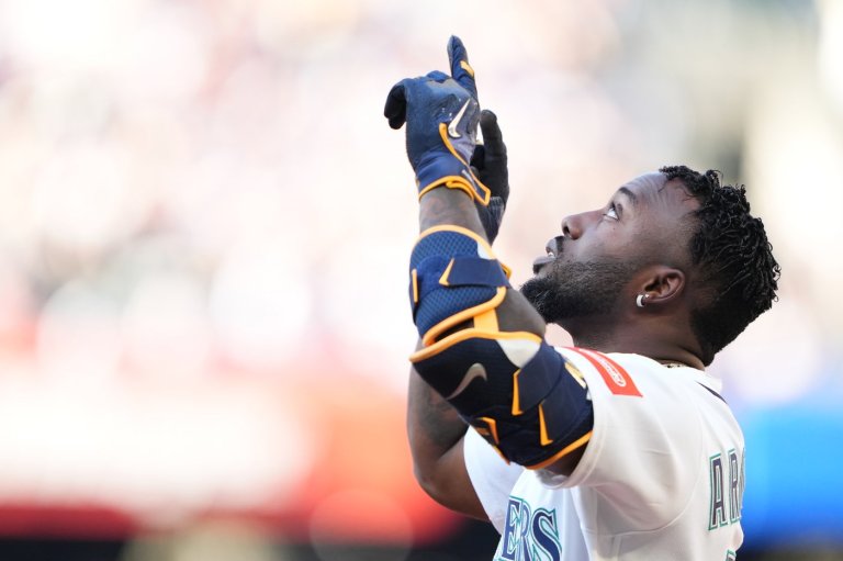 Arozarena's walk-off homer gives Mariners 5-4 win over Cubs, spoils Anderson’s MLB debut | iNFOnews.ca
