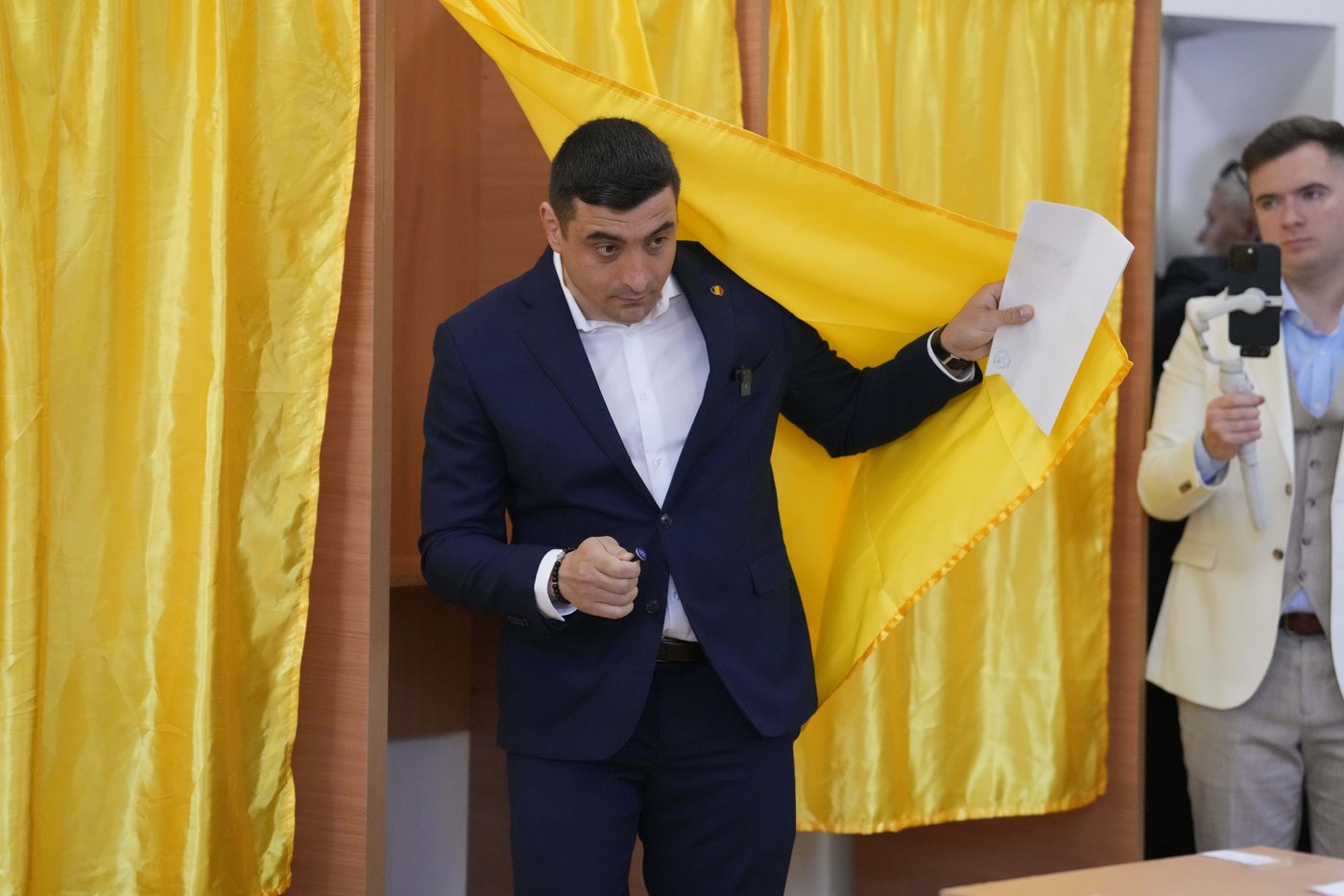 PHOTO COLLECTION: Romania Election | iNFOnews.ca