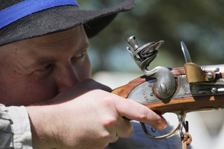 Muskets like those from 1776 are mostly exempt from today’s gun laws | iNFOnews.ca