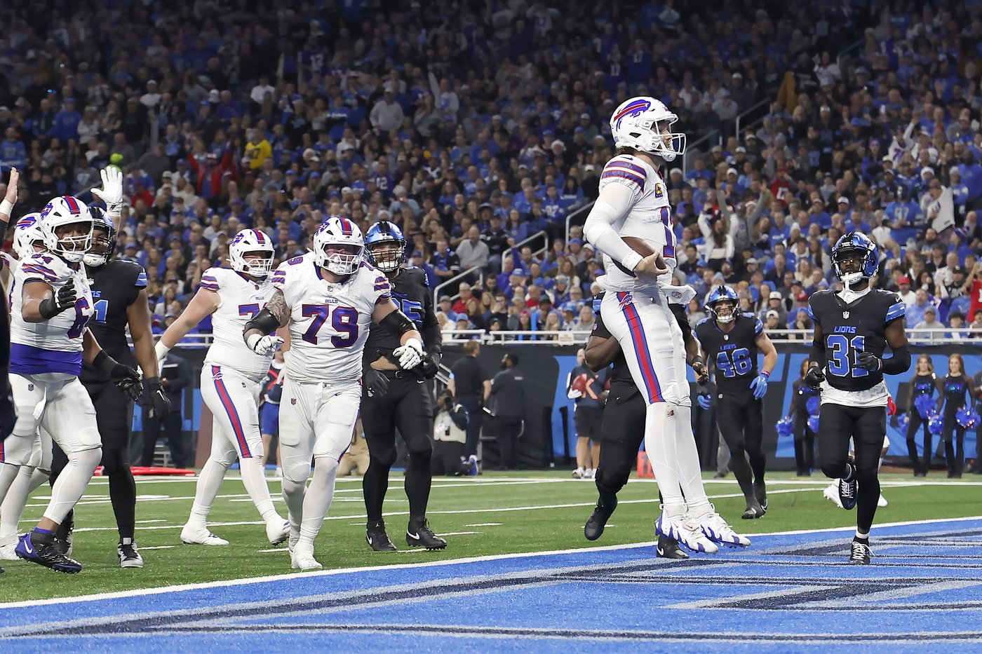 Allen throws for 2 TDs, runs for 2 more as Bills win to snap Lions' streak | iNFOnews.ca