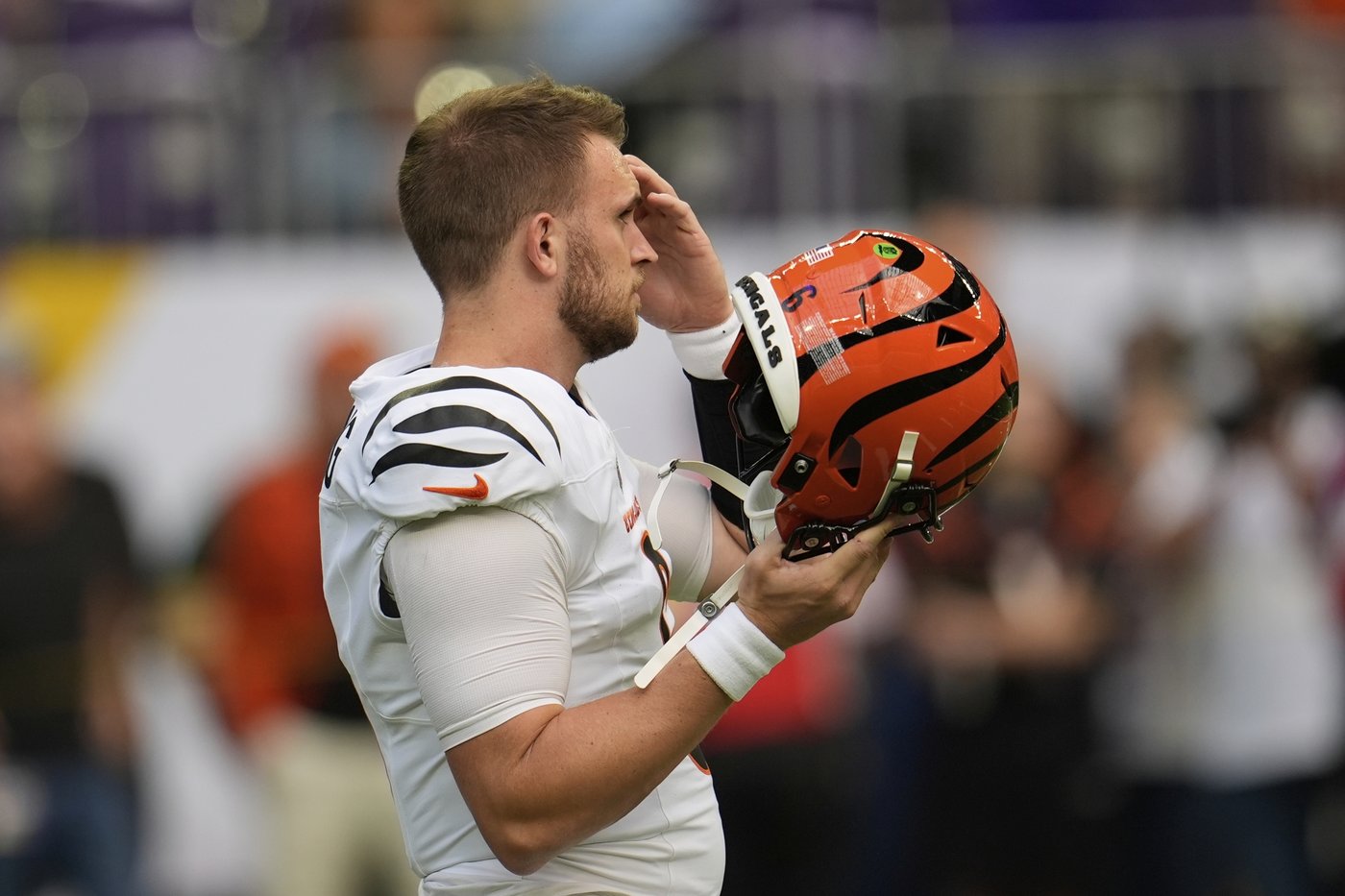 Bengals need to address Jake Browning's interceptions, lack of run game after record-setting defeat | iNFOnews.ca