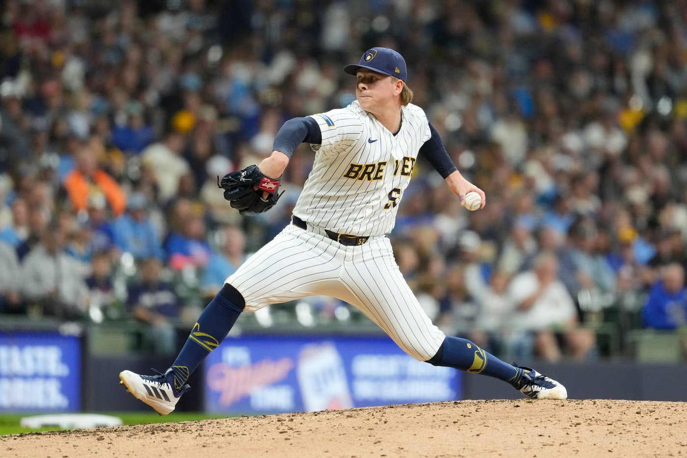Turang's go-ahead homer lifts Brewers over Cardinals 3-2 for 102nd win | iNFOnews.ca