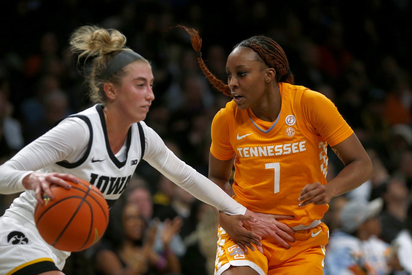Tennessee uses late run to beat No. 17 Iowa 78-68 in inaugural Women's Champions Classic | iNFOnews.ca