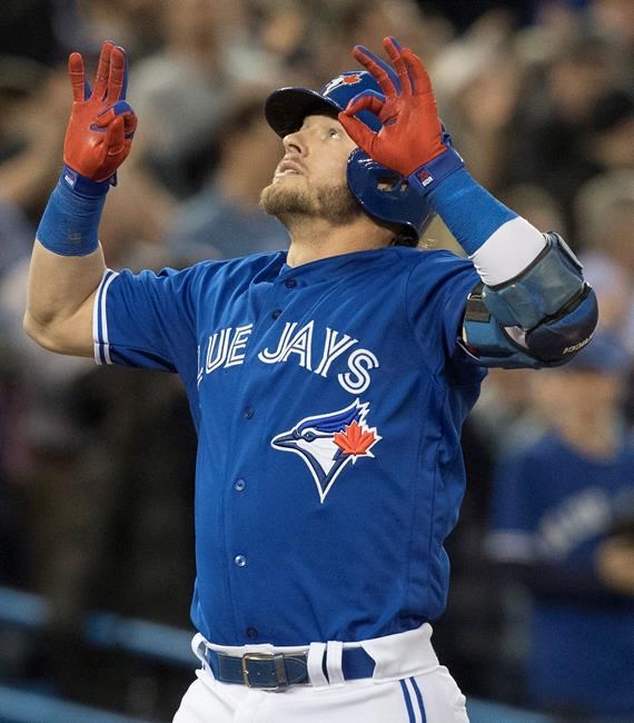 Blue Jays slugger Donaldson returns to third base after resting arm | iNFOnews.ca