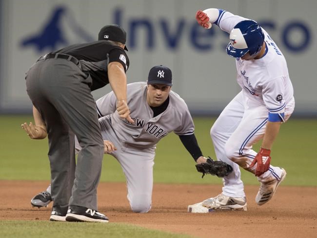 Justin Smoak hits three-run blast as Blue Jays overpower Yankees 6-2 | iNFOnews.ca