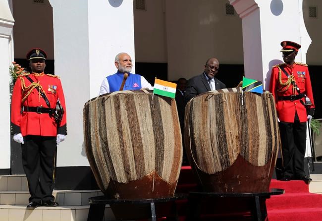 Indian Prime Minister Modi plays drums in Tanzania | iNFOnews.ca