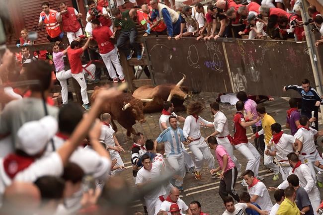 2 Spaniards gored, 3 injured in Pamplona bull run | iNFOnews.ca