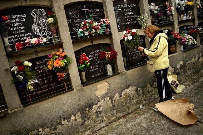 AP Photos: Poles honour heroes, loved ones on All Saints' Day | iNFOnews.ca AP Photos: Poles honour heroes, loved ones on All Saints' Day | iNFOnews.ca
