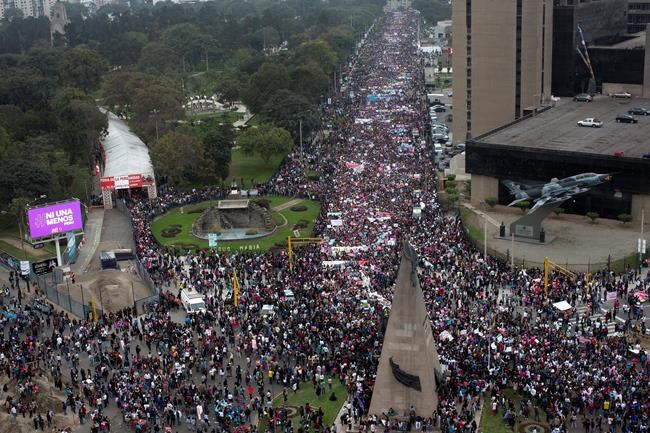 Tens of thousands march in Peru against gender violence | iNFOnews.ca