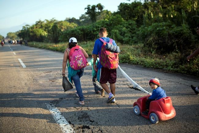 In migrant caravan, weary parents cite kids as motivation | iNFOnews.ca