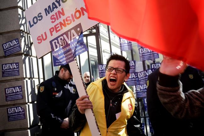 Chinese in Spain stage protest over blocked bank accounts | iNFOnews.ca
