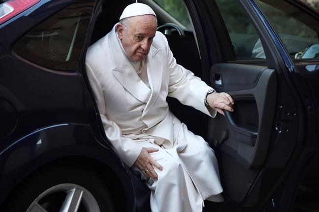 Vatican seeks to defuse scandal, says pope meets victims | iNFOnews.ca