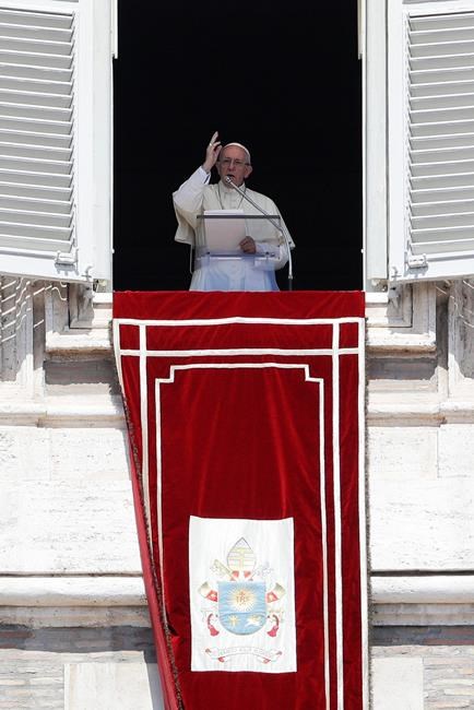 Pope laments "persecutions" of Rohingya Muslims in Myanmar | iNFOnews.ca