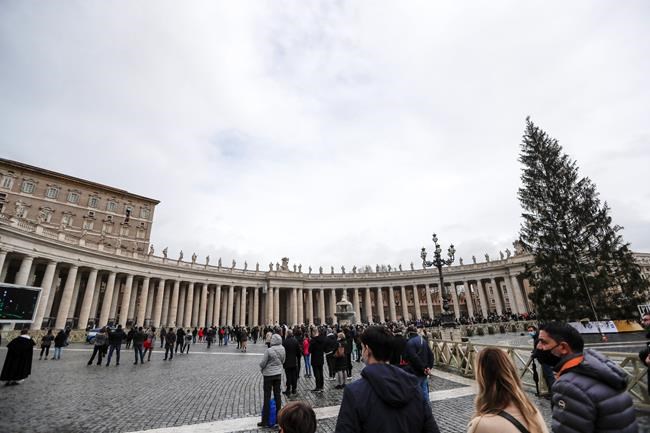 Pope's Midnight Mass to start early to respect COVID curfew | iNFOnews.ca