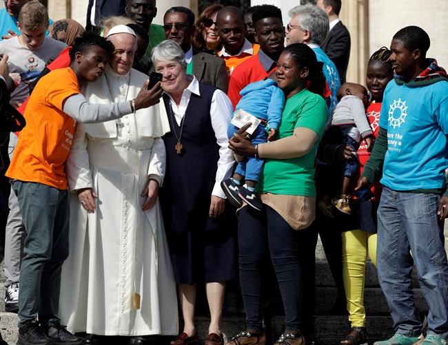 "Don't be afraid!" Pope starts campaign to promote migrants | iNFOnews.ca