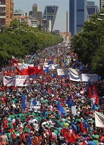 Spain police and miners clash in Madrid anti-austerity protest; 8 injured and 7 arrested | iNFOnews.ca Spain police and miners clash in Madrid anti-austerity protest; 8 injured and 7 arrested | iNFOnews.ca