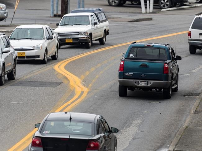 New Alaska highway stripes are crooked, paint staining cars | iNFOnews.ca CP989472525