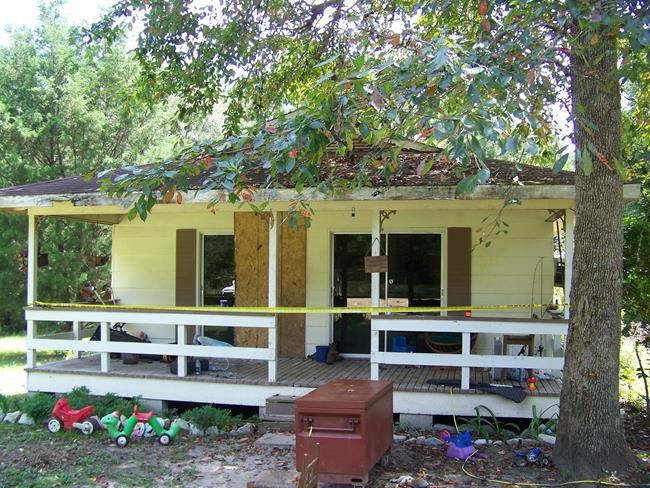 Police: Pregnant woman among 5 dead in southern Alabama home | iNFOnews.ca