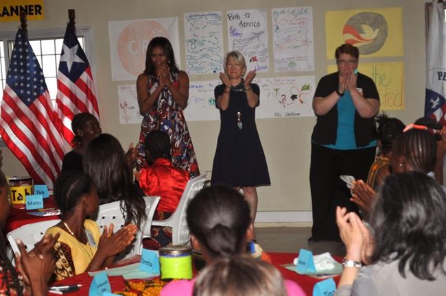 Michelle Obama, daughters in Africa to push girls' education | iNFOnews.ca