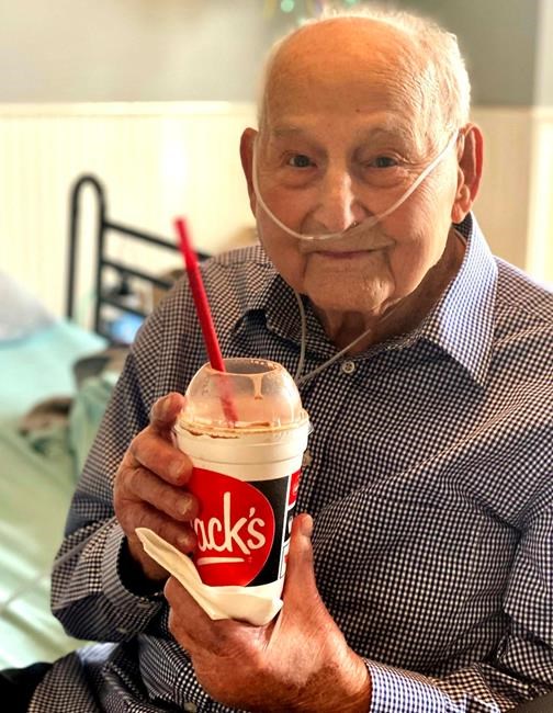 World War II vet beats COVID-19, marks 104th birthday | iNFOnews.ca
