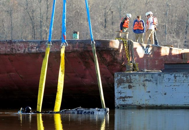 Women, 5 children among 8 victims of Alabama dock fire | iNFOnews.ca Women, 5 children among 8 victims of Alabama dock fire | iNFOnews.ca