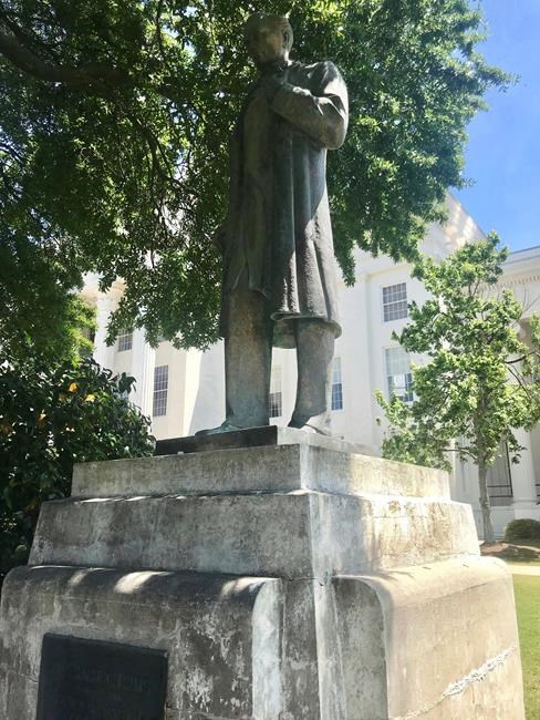 Group: Remove statue of doctor who experimented on slaves | iNFOnews.ca Group: Remove statue of doctor who experimented on slaves | iNFOnews.ca