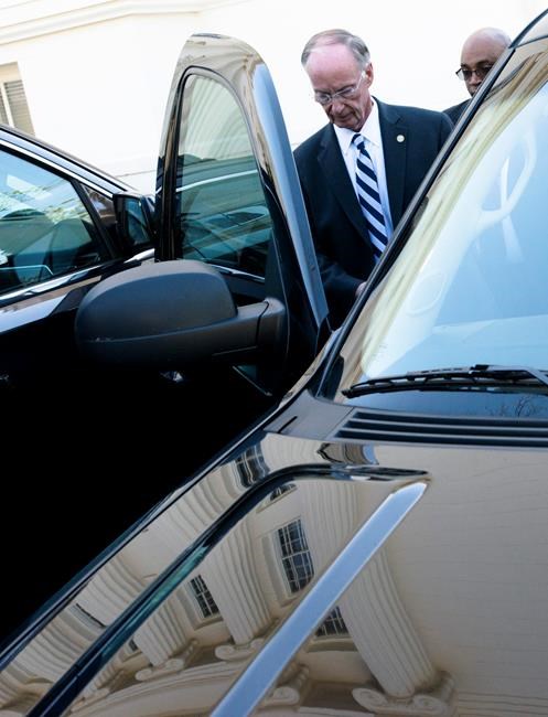 The Latest: New Alabama governor sworn in amid scandal | iNFOnews.ca