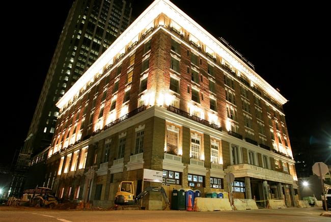 The honeymooners: Couple wed 69 years ago returns to hotel | iNFOnews.ca