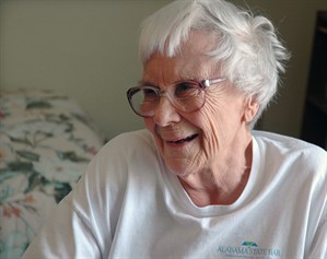 Publisher issues Harper Lee statement that the author is "happy as hell" about new book | iNFOnews.ca CP31777432