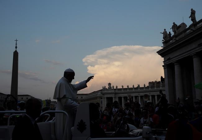 Pope praises Chile bishops for reflecting on their failures | iNFOnews.ca CP345490713