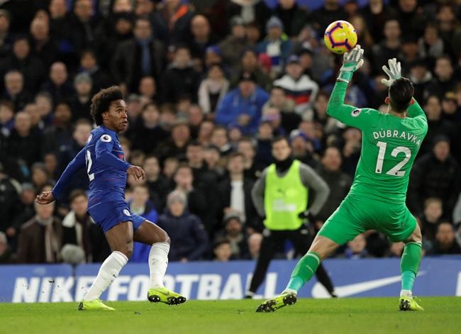 Ozil dropped as Arsenal loses; Liverpool leads by 7 points | iNFOnews.ca