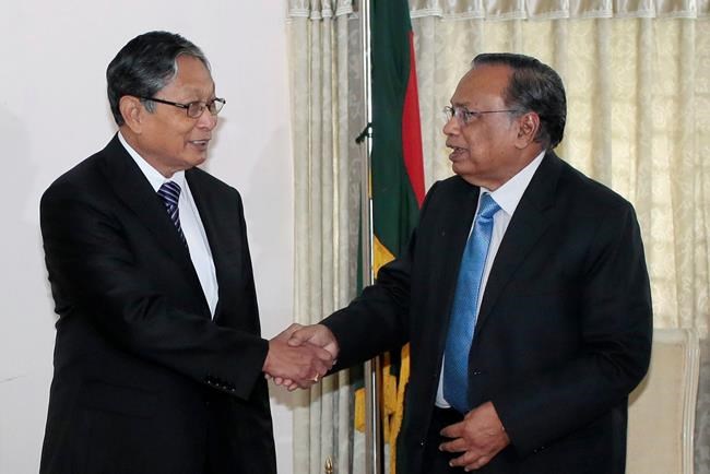 Myanmar takes foreign diplomats into conflict-torn Rakhine | iNFOnews.ca Myanmar takes foreign diplomats into conflict-torn Rakhine | iNFOnews.ca