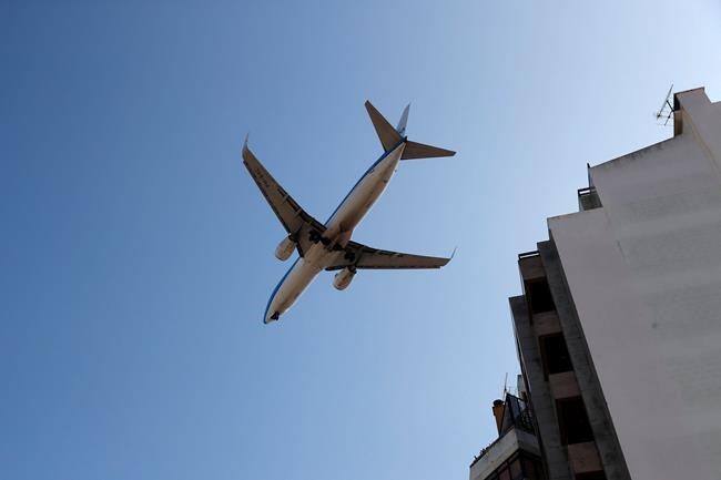 Dutch minister throws carrier KLM 3.4 billion euro lifeline | iNFOnews.ca CP330824789