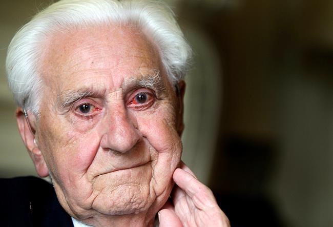 Ken Wilkinson, Battle of Britain Spitfire pilot, dies at 99 | iNFOnews.ca