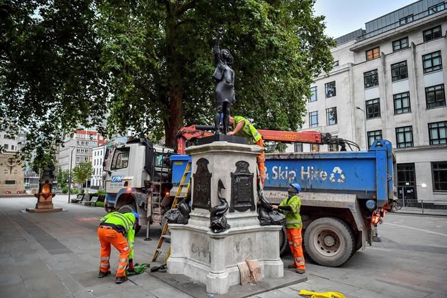 Black UK protester statue removed from pedestal in Bristol | iNFOnews.ca
