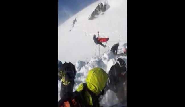 Boy, 12, survives avalanche that buried him for 40 minutes | iNFOnews.ca Boy, 12, survives avalanche that buried him for 40 minutes | iNFOnews.ca