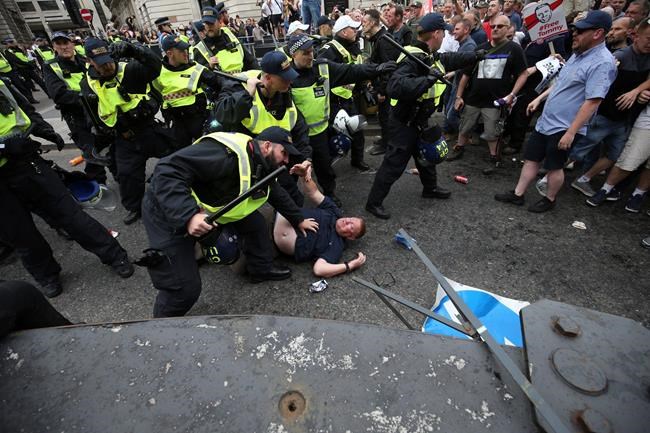 Britain: March for jailed far-right activist draws thousands | iNFOnews.ca