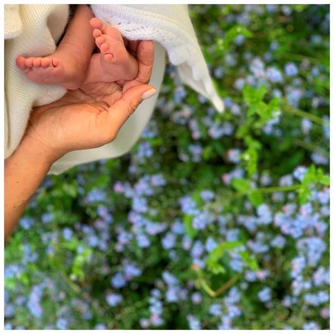 Meghan, Harry release baby feet photo for US Mother's Day | iNFOnews.ca