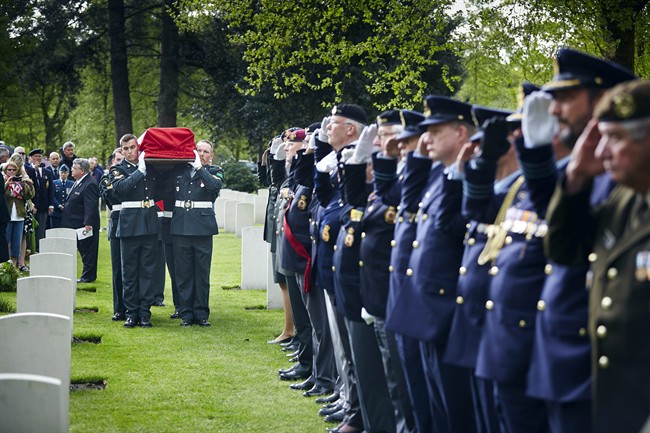 Canadian gets military burial in the Netherlands 70 years after his death | iNFOnews.ca CP32986396
