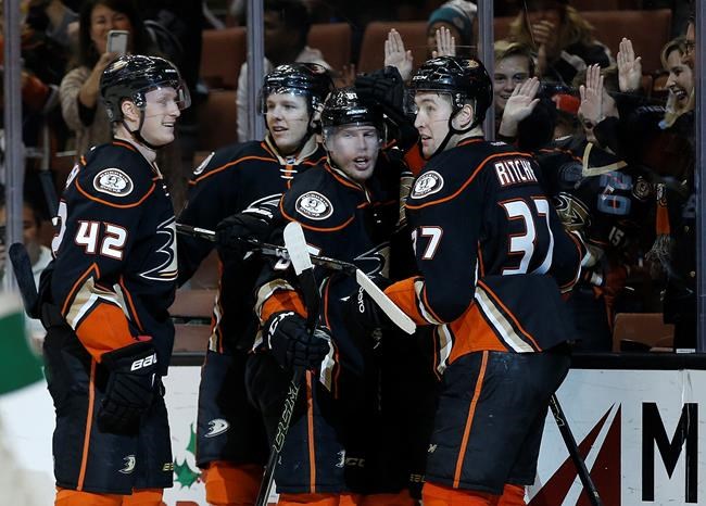 Vermette, Perry help Ducks overpower Senators 5-1 | iNFOnews.ca Vermette, Perry help Ducks overpower Senators 5-1 | iNFOnews.ca