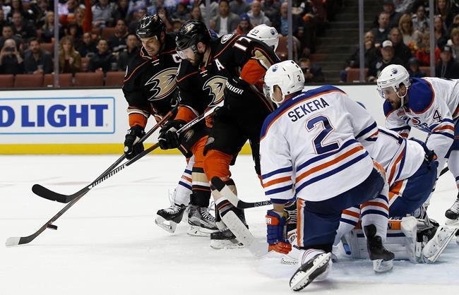 Ducks drub Oilers 4-3, ending goalie Talbot's night early | iNFOnews.ca