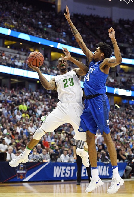 Canadian Dillon Brooks scores 22, Oregon drops defending champ Duke in Sweet 16 | iNFOnews.ca