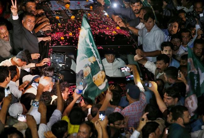 Pakistan's ex-PM Sharif freed after court suspends sentence | iNFOnews.ca CP986429425