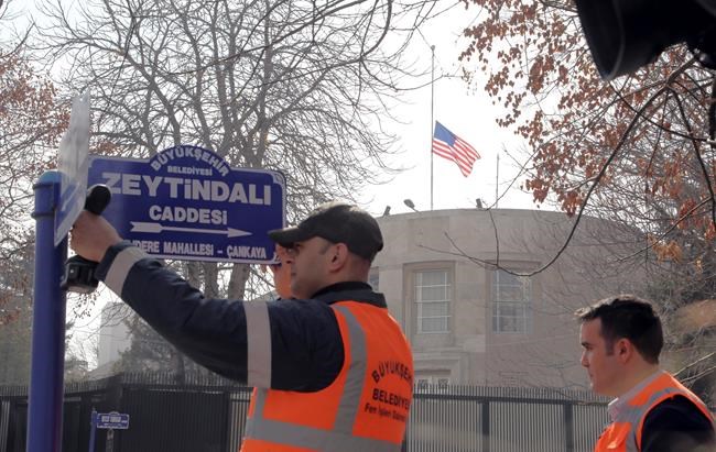 Turkey detains 4 IS suspects in probe of US embassy threat | iNFOnews.ca