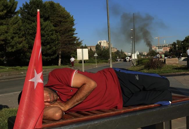 Turks rally to defend democracy, govt seeks coup suspects | iNFOnews.ca Turks rally to defend democracy, govt seeks coup suspects | iNFOnews.ca