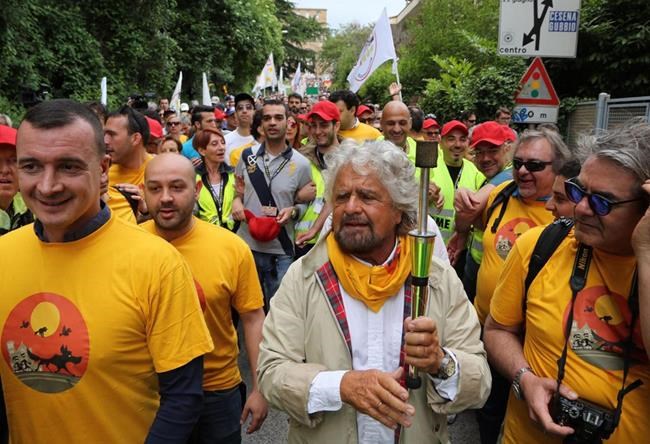 Populist campaign for minimum income draws Italian marchers | iNFOnews.ca Populist campaign for minimum income draws Italian marchers | iNFOnews.ca