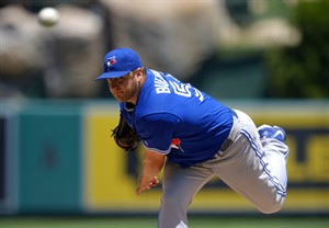 Bautista, Encarnacion hit RBI singles in 9th, Blue Jays beat Angels 6-5 to avoid 4-game sweep | iNFOnews.ca CP24405845