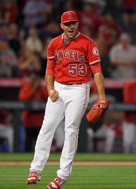 Solid outing by Heaney leads Angels past Blue Jays 2-1 | iNFOnews.ca