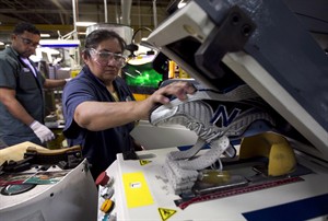 Survey: US manufacturing expands more slowly in March; factory employment grows at faster pace | iNFOnews.ca CP22709142